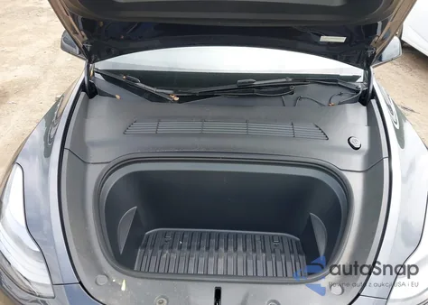 2024 Tesla Model Y Long Range Dual Motor All-Wheel Drive/Rwd from USA, damaged, VIN 7SAYGDED9RA323124